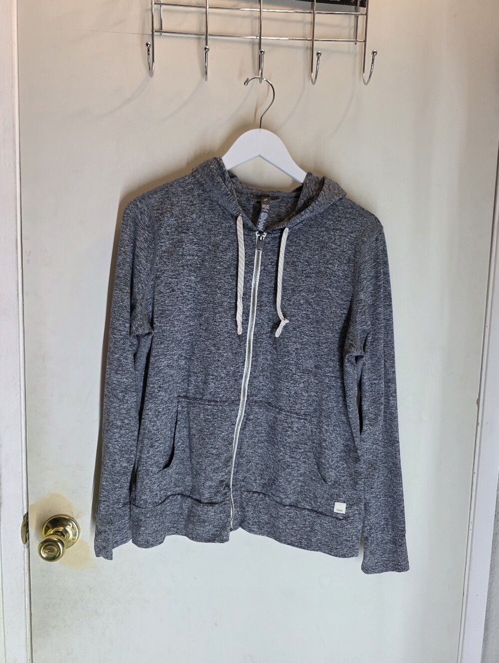 Vuori Women’s Heather Gray Halo Performance Zip up Hoodie